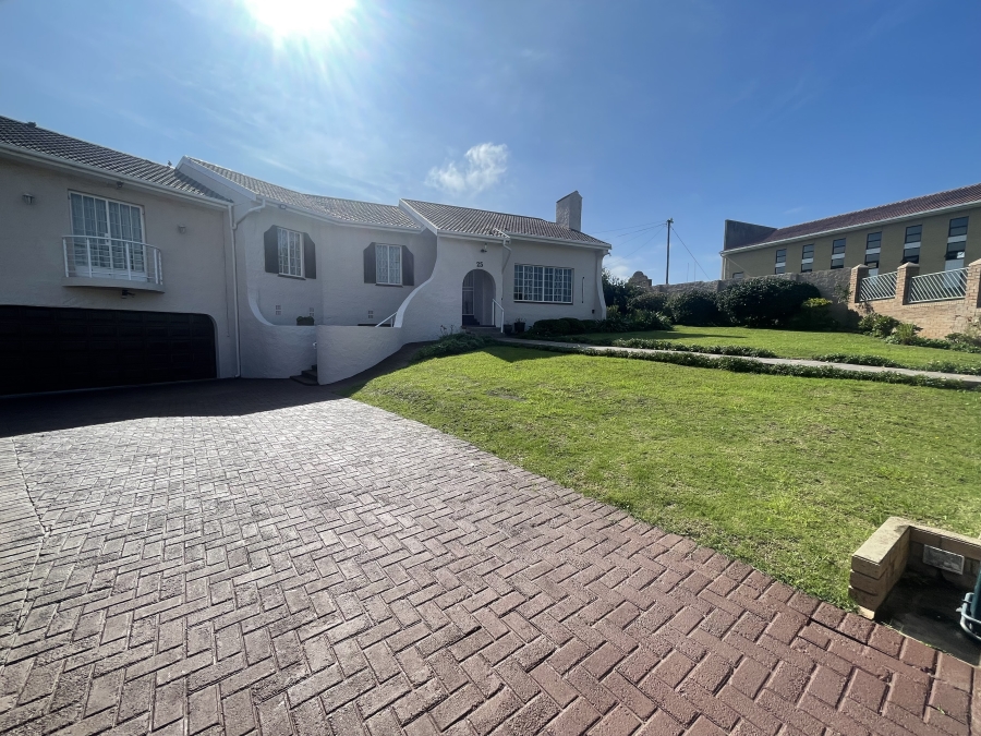 4 Bedroom Property for Sale in Braelyn Heights Eastern Cape